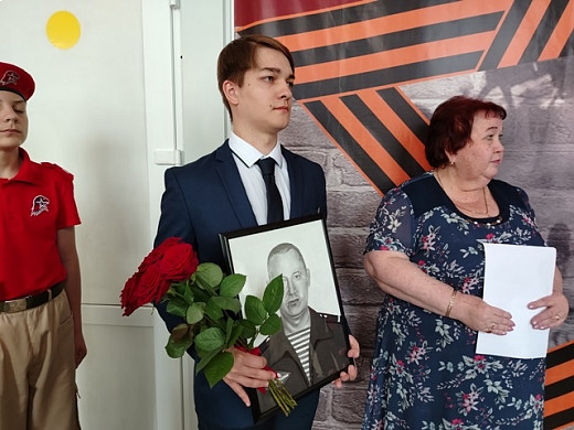 В вичугской школе открыли мемориальную доску в честь Владимира Шилова